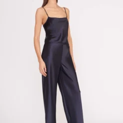 STROLL REVERSIBLE PANT | NAVY -Outlet Attirion Store 023 230601 Staud Fall Ecom 01469 web 755bd021 7ed1 4eb1 bc36 090da6f6db70