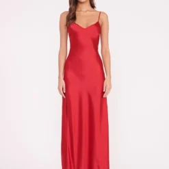 ALEXA DRESS | RUBY -Outlet Attirion Store ALEXA DRESS SOLANGE PLATFORM RUBY 00184 web 76b4a72b abd8 4ae6 9f0b 8c9ad68c8821