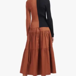 SEA SKIRT | TAN -Outlet Attirion Store Cargo Sweater Tan Black Sea Skirt Tan 00942 web f5ade2aa 24fc 4ac1 95a9 a33d57ca9aed