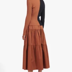 SEA SKIRT | TAN -Outlet Attirion Store Cargo Sweater Tan Black Sea Skirt Tan 00946 web eca940dc f39e 40c0 9d2f 0973d555c996