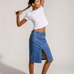 CREW NECK T SHIRT | WHITE -Outlet Attirion Store DENIMWEB2 a50044c5 e17c 47e1 82c4 9ca15e84337f