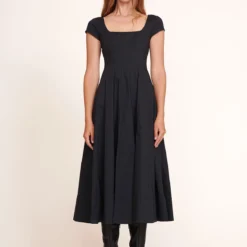 SHORT SLEEVE WELLS DRESS | BLACK