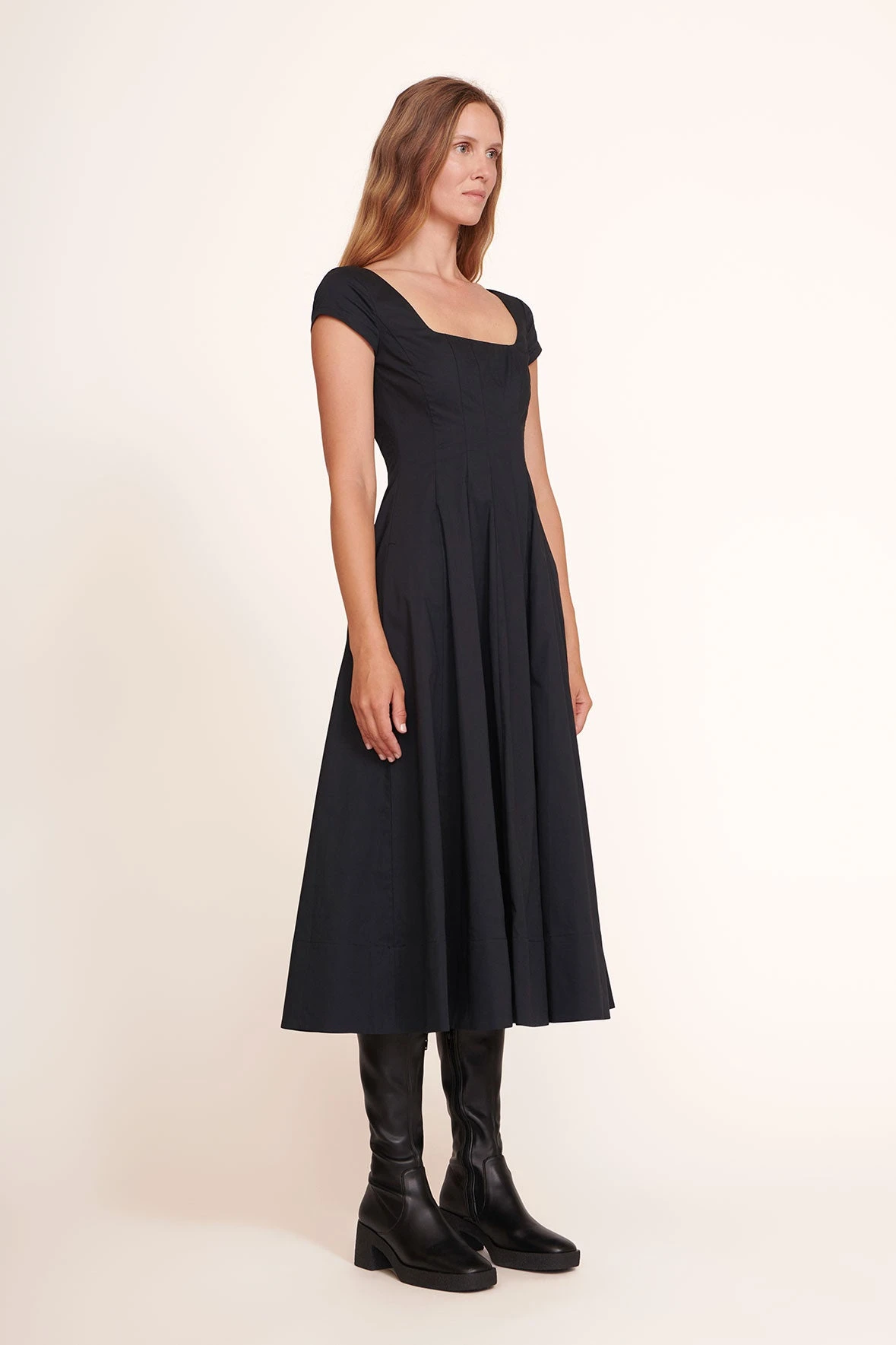 SHORT SLEEVE WELLS DRESS | BLACK 3 SHORT SLEEVE WELLS DRESS | BLACK - Image 3