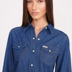 STAUD + WRANGLER THE WESTERN SHIRT | DARK RINSE 13 STAUD + WRANGLER THE WESTERN SHIRT | DARK RINSE -Outlet Attirion Store Wrangler 0833 web