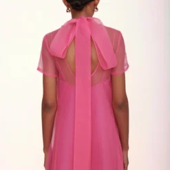 CALLUNA DRESS | BLUSH -Outlet Attirion Store calluna dress blush 01291 web de65e739 dbb5 414d a514 5d73b38f8d5f