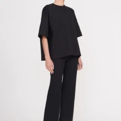 CAPSULE TOP | BLACK -Outlet Attirion Store capsule top black 5 web f27bac16 c6be 491f 8f13 bc62f3fc3237