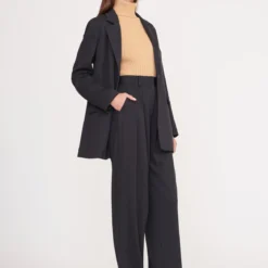 LUISA PANT | BLACK SUITING -Outlet Attirion Store city blazer black 4 8daa9b1d 4cf6 4413 bcf2 9571fe4e464f