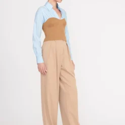 HAZEL TOP | CAMEL FRENCH BLUE -Outlet Attirion Store hazel top camel french blue 2 fe09d38f 3ea1 47a1 8ea3 c2ae3966ec51