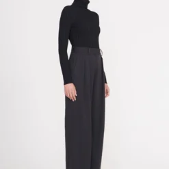 JACE TOP | BLACK -Outlet Attirion Store helvin top black 3 2dac110b ae2d 44d4 81a1 8e31c9f6cd19