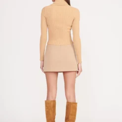 JACE TOP | CAMEL -Outlet Attirion Store jace top camel 3 e0131f27 9e5d 45c7 8c72 9128d72a9ecb