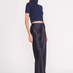 LILOU SWEATER | NAVY -Outlet Attirion Store lilou top navy 11 bc29b3aa 1f42 4c66 a6ec 5f4c1e12ee76