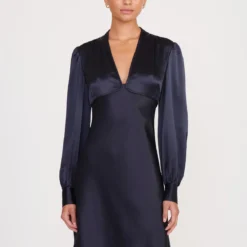 ROSENDA DRESS | NAVY -Outlet Attirion Store rosenda top navy 7 8dc83e5d be35 412b a393 14b6283e24f0