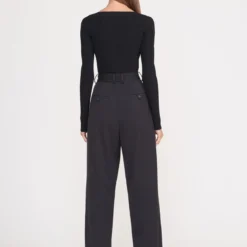 SILHOUETTE TOP | BLACK 7 SILHOUETTE TOP | BLACK -Outlet Attirion Store silhouette top black 2 b82e58e4 f6ce 4fdd 97e9 40c9605c6146