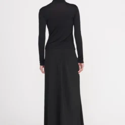 HELVIN TOP | BLACK -Outlet Attirion Store tura skirt black 3 4cab7585 92b2 4466 805a fcebc25ed034